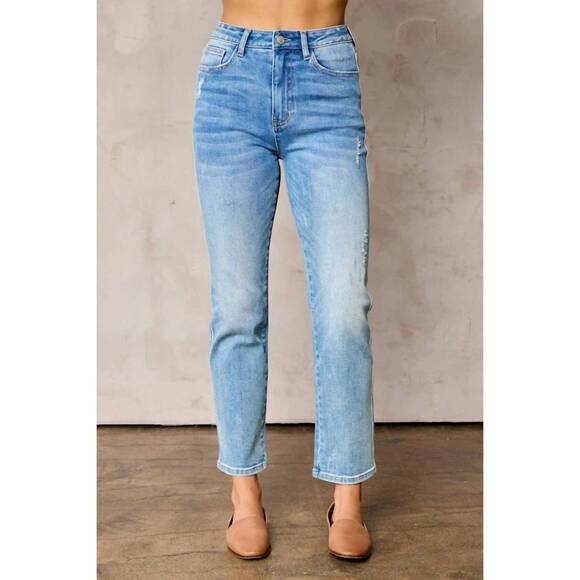 TEA N ROSE Denim - NEW TEA N ROSE straight jean in medium wash
